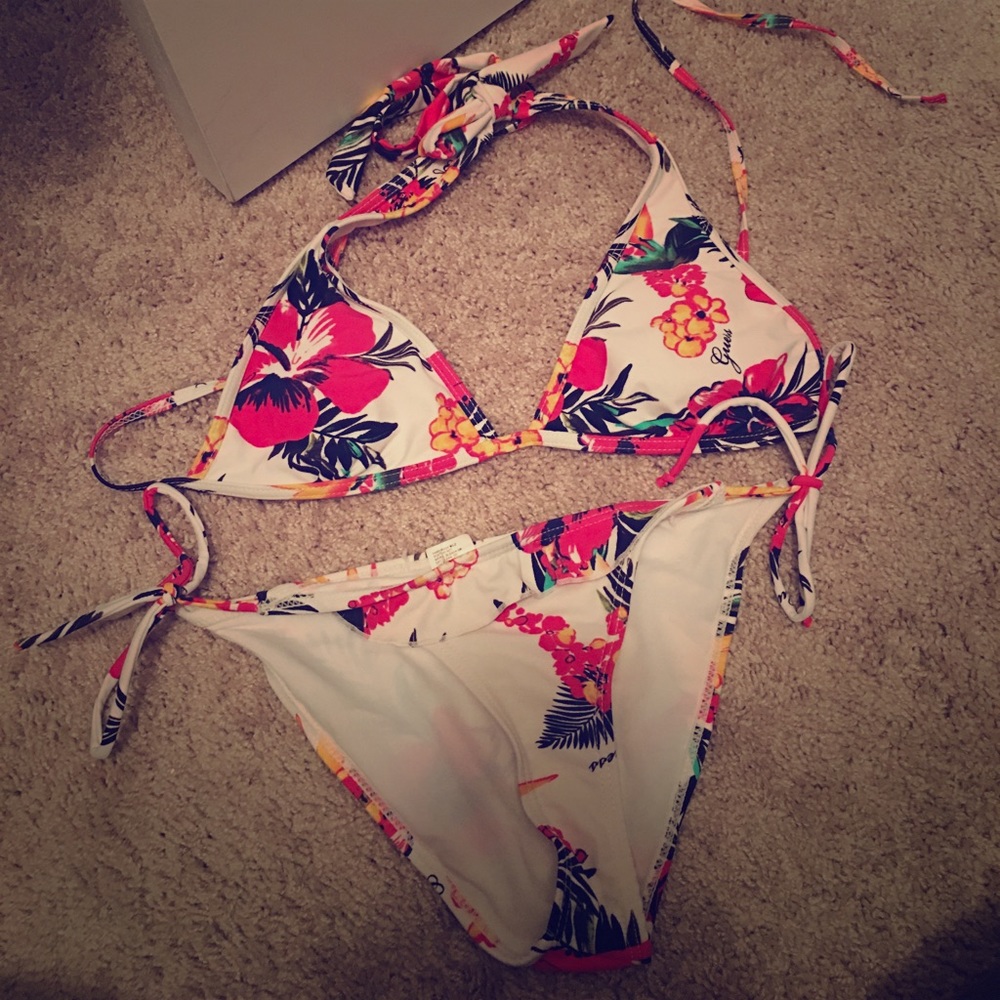 Guess tropical string bikini, S/M
